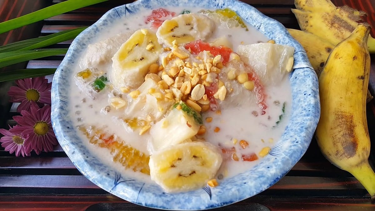 Traditional Food in Ho Chi Minh City - Not to Miss Traditional Food in Ho Chi Minh City Che Chuoi in Ho Chi Minh City, Vietnam.