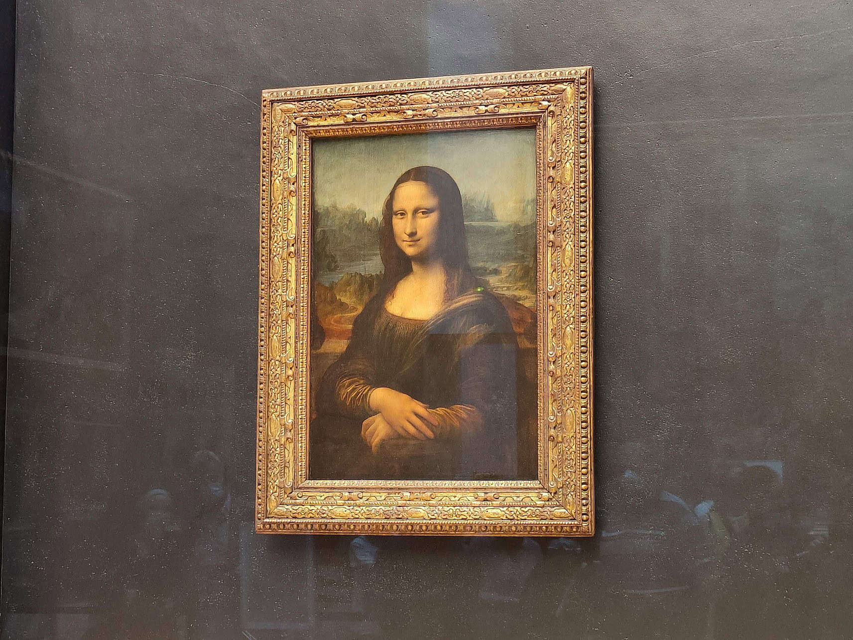 visit the Louvre - What Is the Best Way To Visit the Louvre? The Mona Lisa in The Louvre Musuem in Paris, France