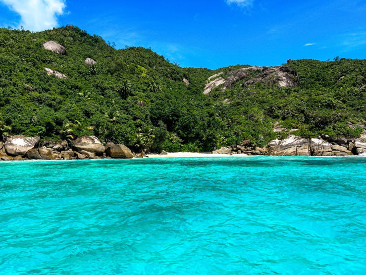 Mahé's most beautiful beaches - Baie Ternay Marine National Park