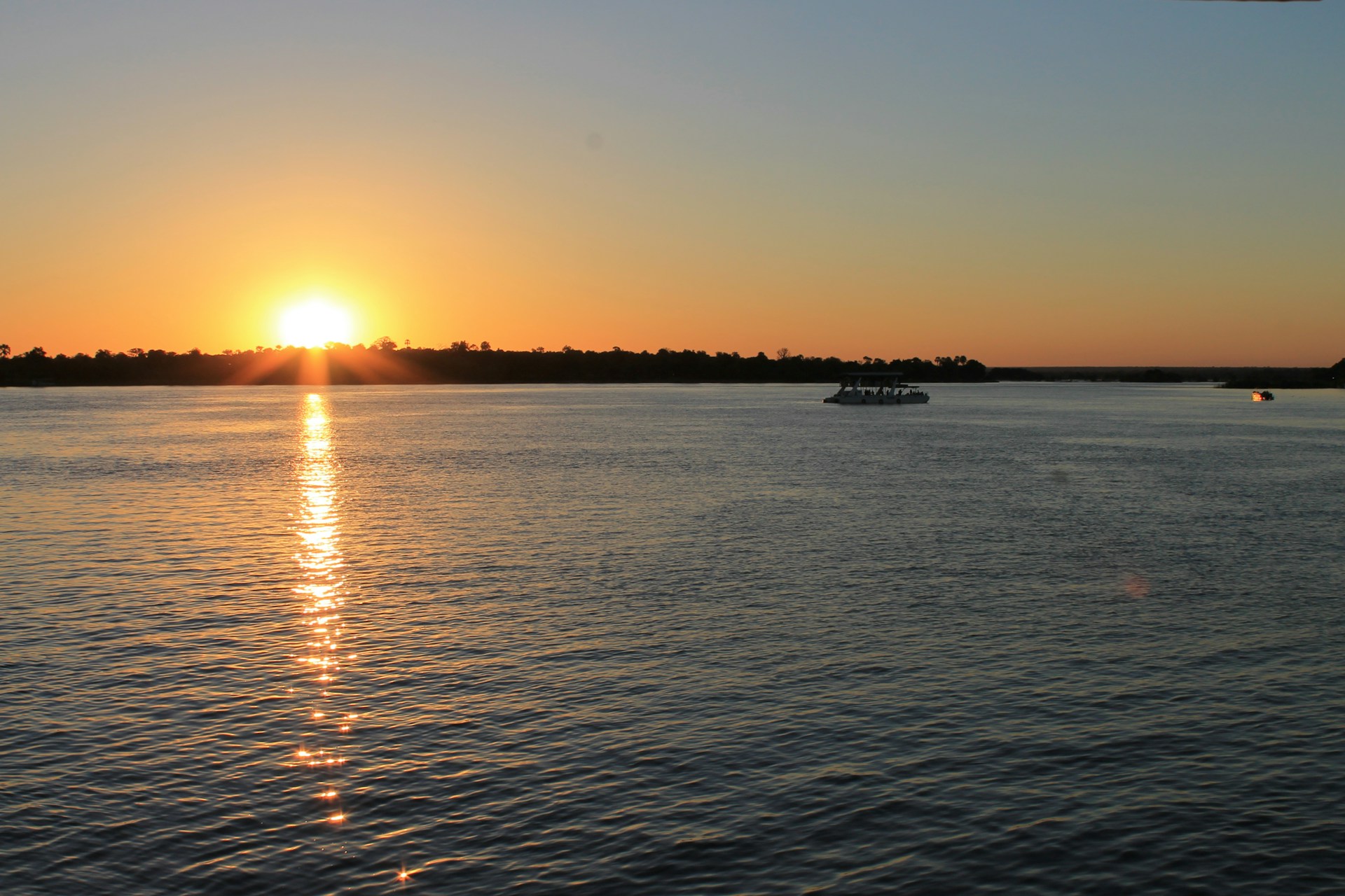 Lower Zambezi National Park - A Guide to Visiting Lower Zambezi National Park Sunset on the Zambezi River